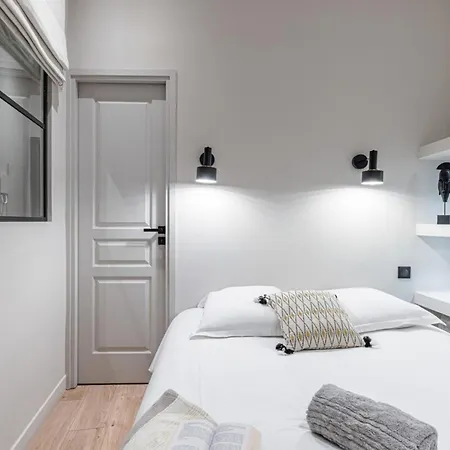 Apartamento La Croix - Old Town Modern - 2 Bedrooms *